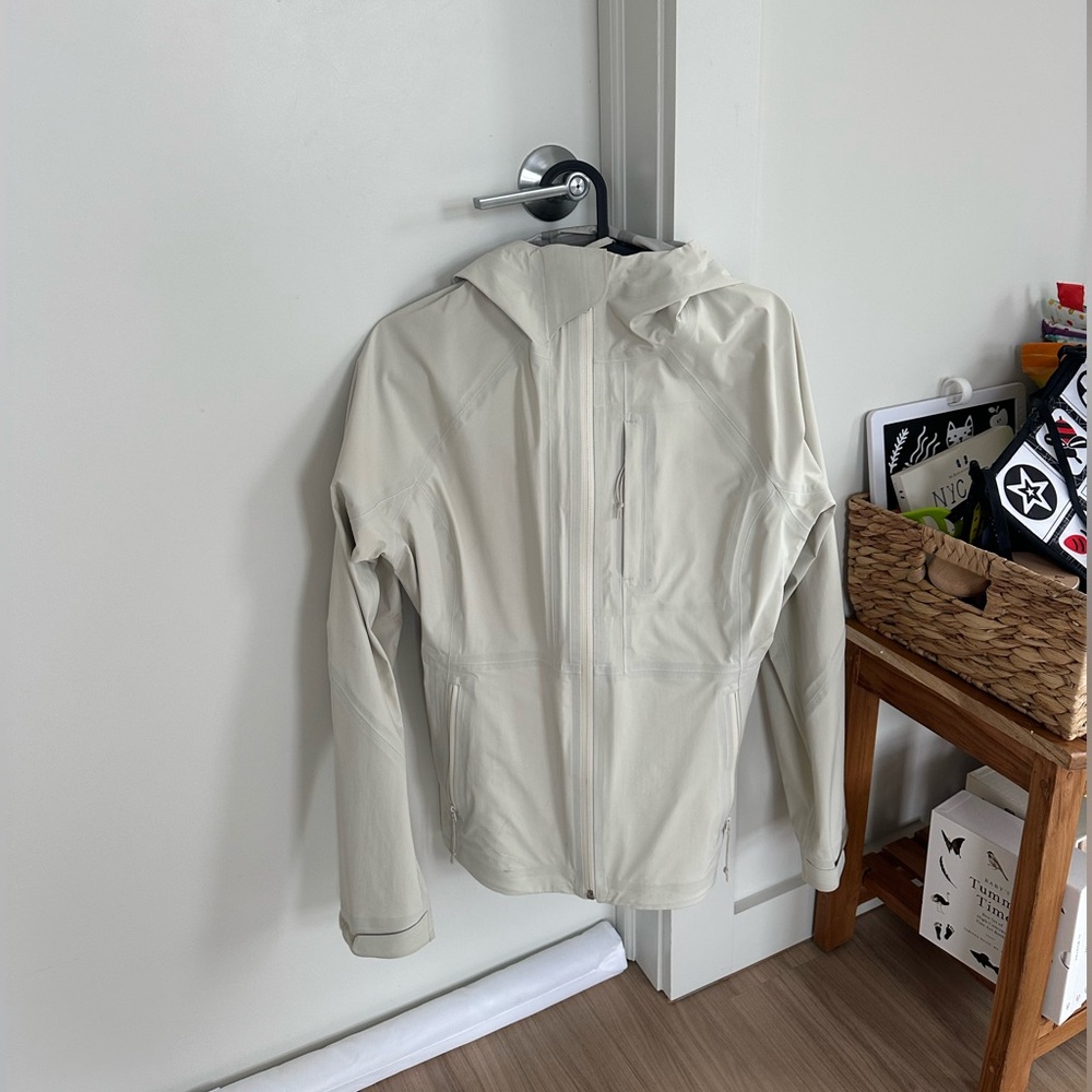 Athleta Women’s Hooded Raincoat